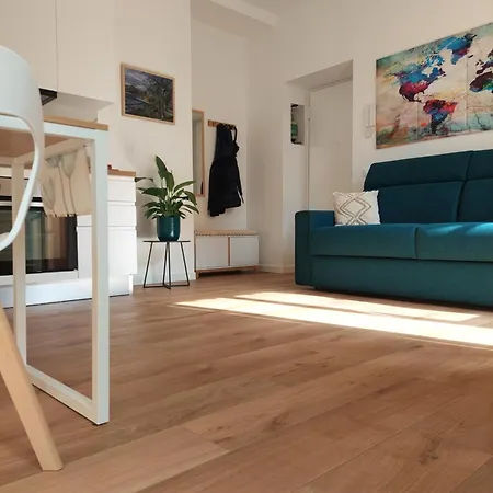 Casa Mappamondo Лекко